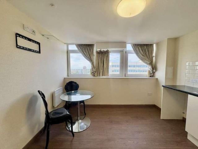 Flat for sale in Bootle