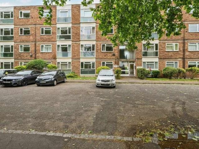 Flat for sale in Beckenham, New Beckenham