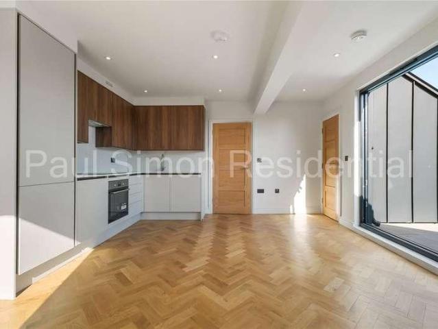 Flat for sale in Barnsbury, Greater London