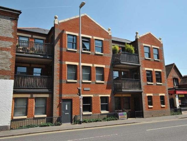 Flat for sale in Reading