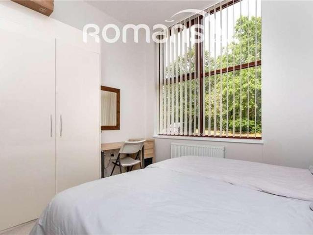 Flat for sale in Fleet, Hart