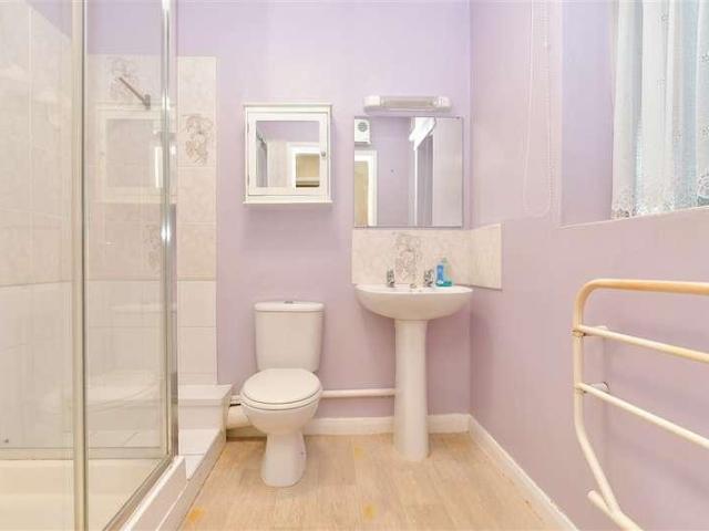 Flat for sale in Snipeshill, Oad Street