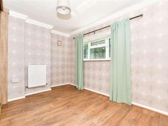 Flat for sale in Wickford