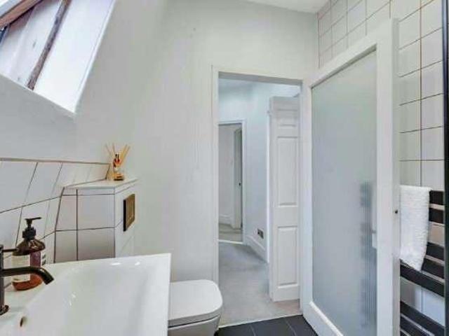 Flat for sale in Archway, Greater London