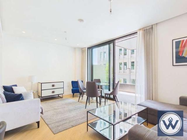 Flat for sale in Shepherd's Bush, Greater London