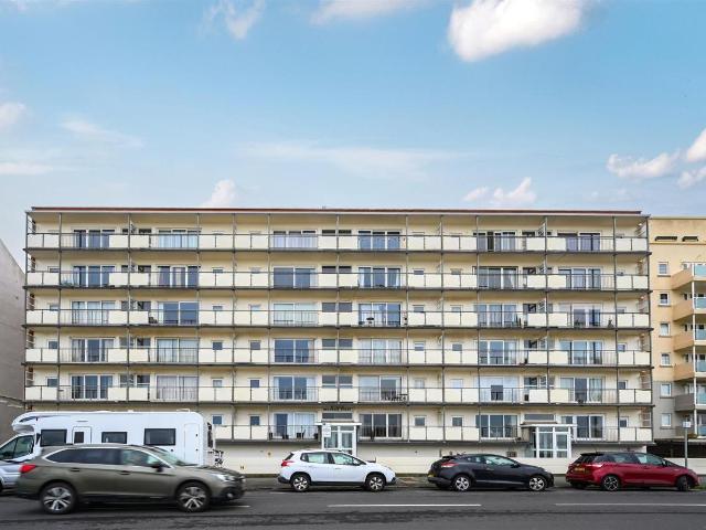 Flat for sale in Central, Heathlands