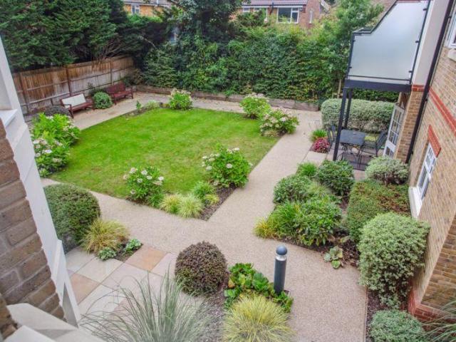 Flat for sale in Wooburn, Little Marlow