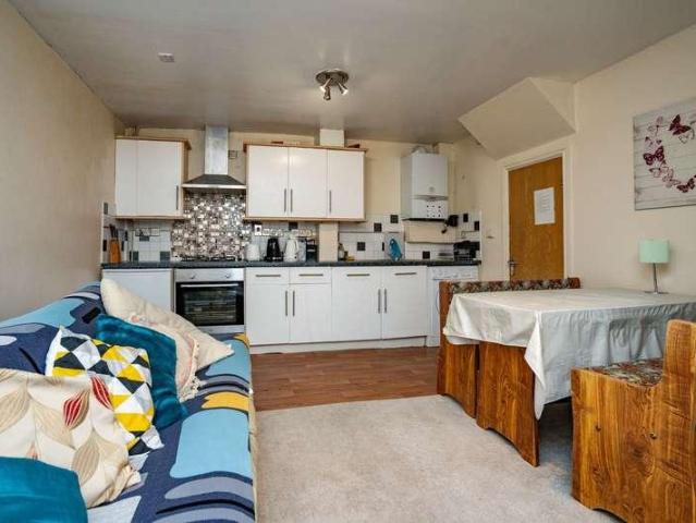 Flat for sale in Great Malvern, Forthampton