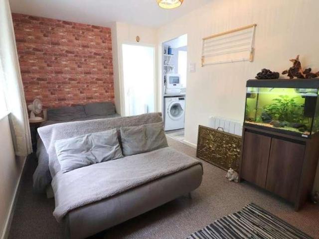 Flat for sale in Bramingham Park, Luton