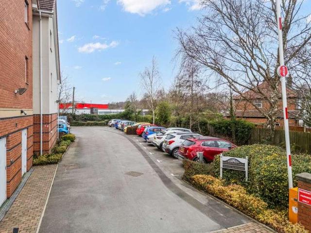 Flat for sale in Grappenhall, Warrington