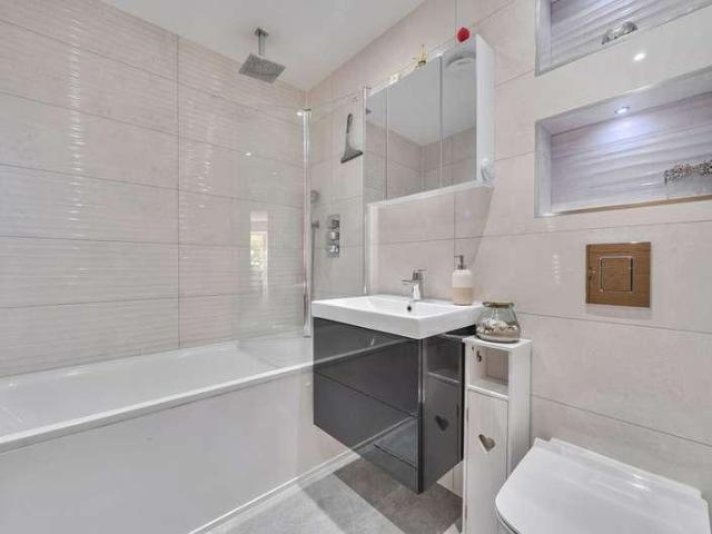 Flat for sale in West End, Blackhills