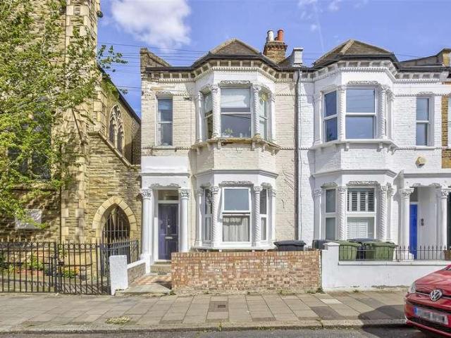 Flat for sale in Stockwell, Greater London