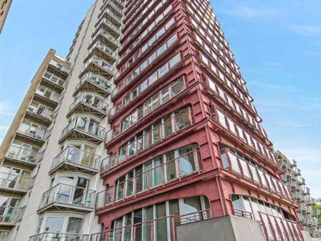 Flat for sale in Canary Wharf, Millwall