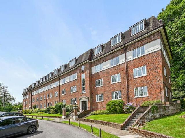 Flat for sale in Greater London