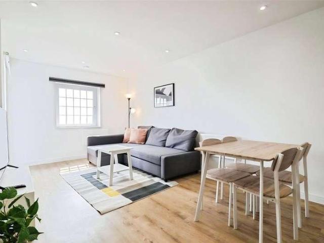 Flat for sale in Falcon Lodge, Wales