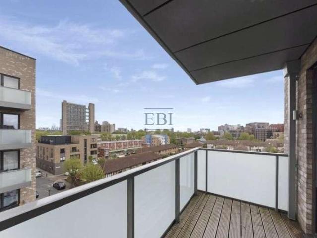 Flat for sale in Aberfeldy Village, Blackwall