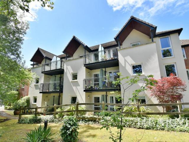 Flat for sale in Tricketts Cross, Ferndown