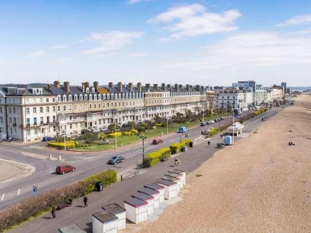 Flat for sale in West Worthing, Worthing