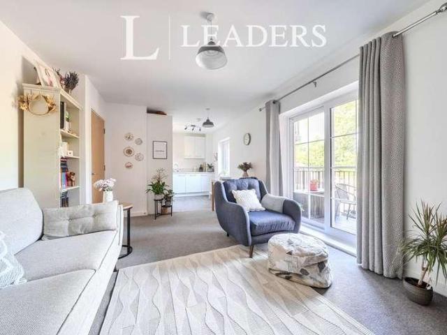 Flat for sale in The Butts, Kent