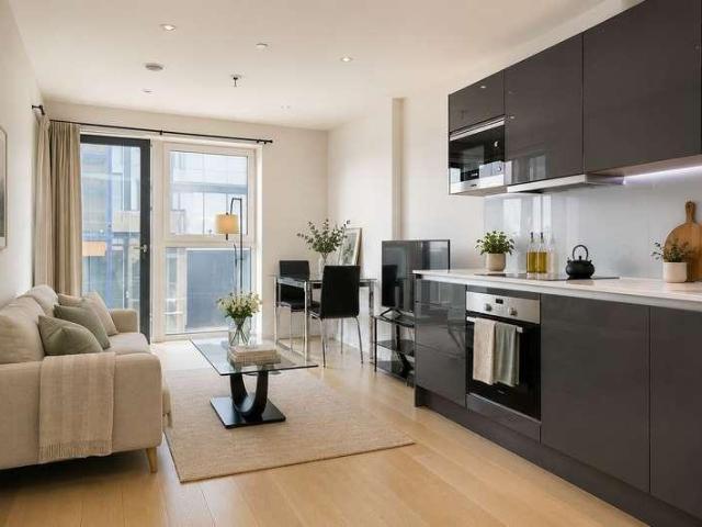 Flat for sale in Stratford Marsh, Greater London
