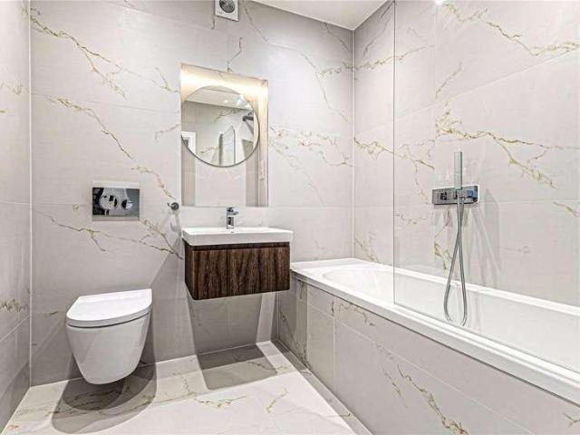 Flat for sale in High Barnet, Greater London