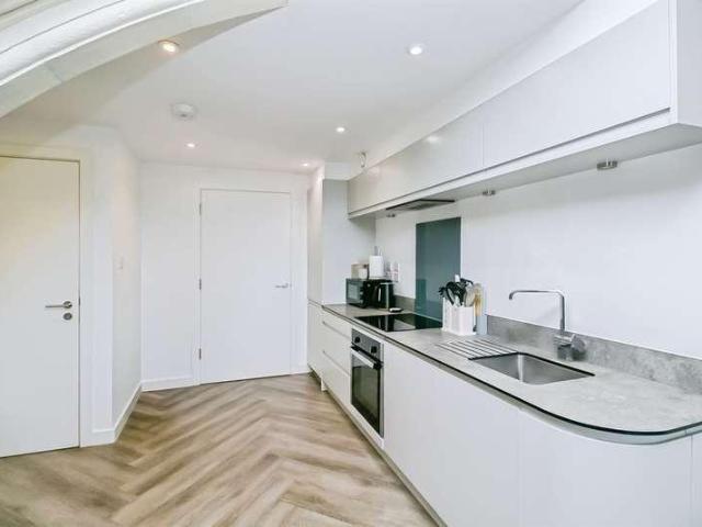 Flat for sale in The Knap, Barry