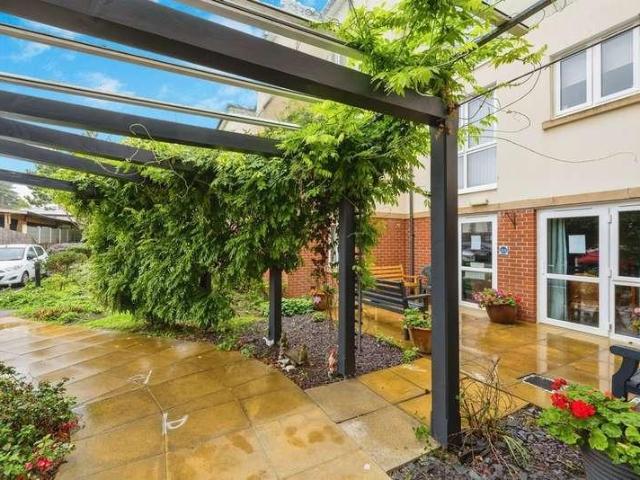 Flat for sale in Upper Loughor, Gorseinon