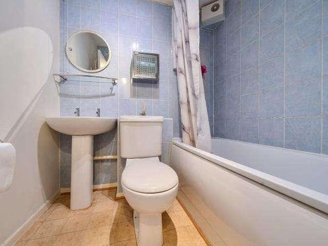 Flat for sale in Slough