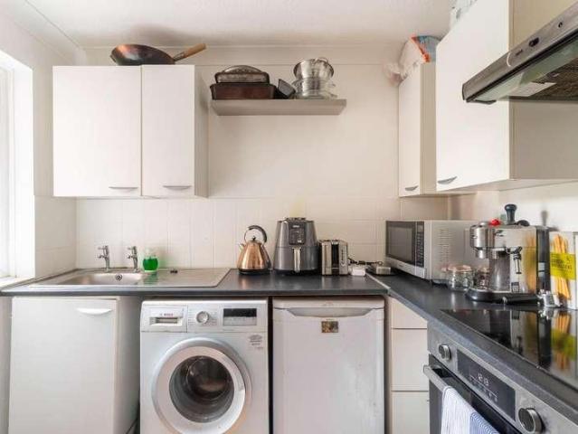 Flat for sale in Queen's Park, Brighton & Hove