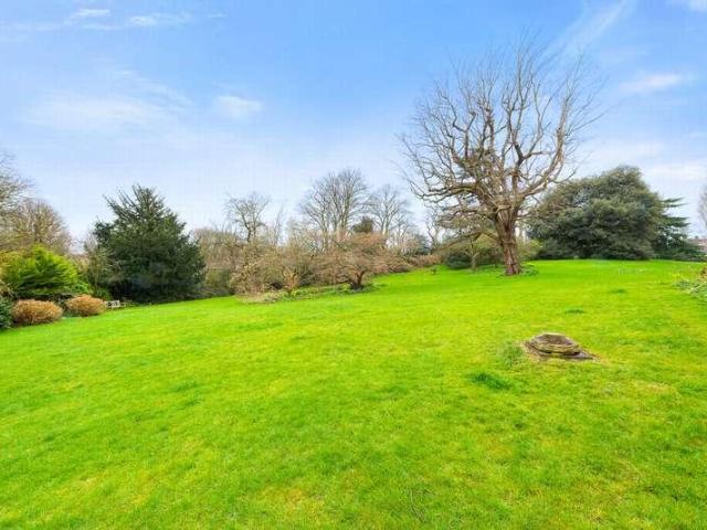 Flat for sale in London Borough of Lewisham, Blackheath