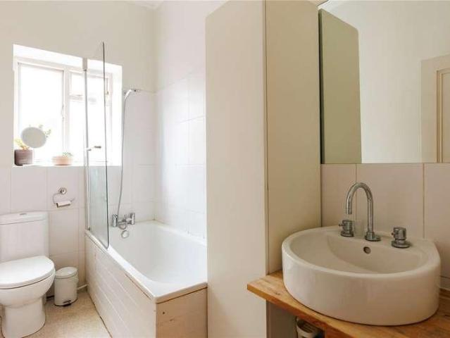 Flat for sale in Putney, Greater London