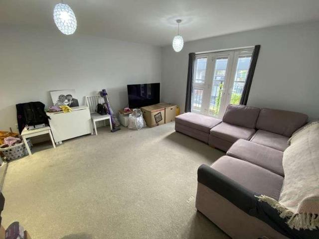 Flat for sale in Connaught Park, Bushey