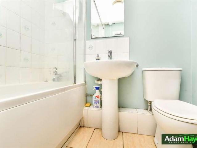 Flat for sale in Finchley, Isle Of Man