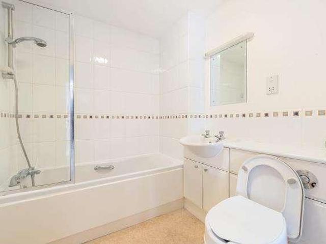 Flat for sale in Sunningdale