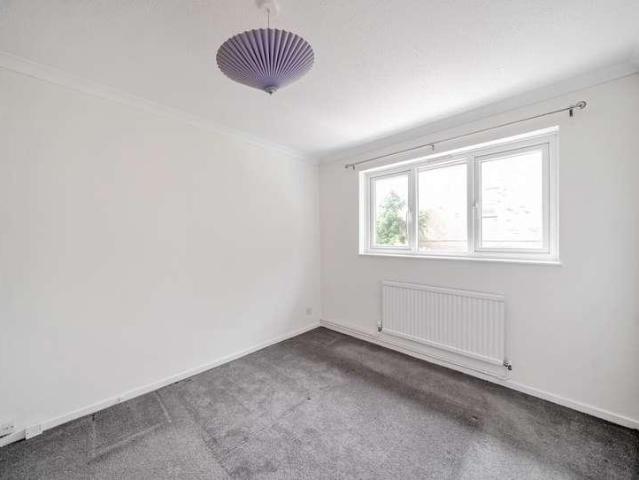 Flat for sale in Roundshaw, Greater London