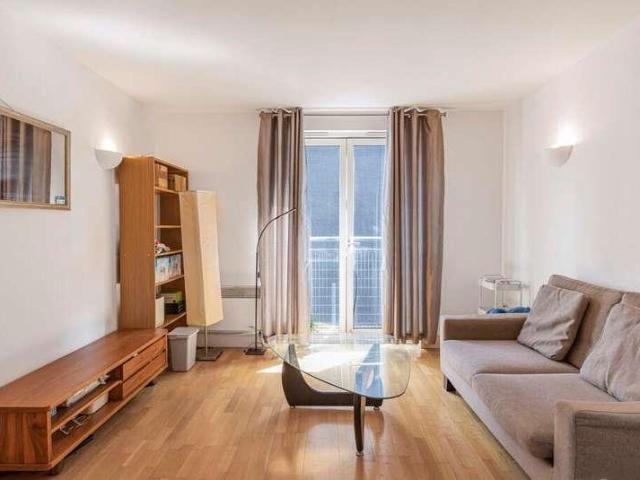 Flat for sale in St. George in the East, Whitechapel
