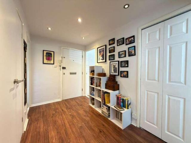 Flat for sale in Georgia, Greater Manchester