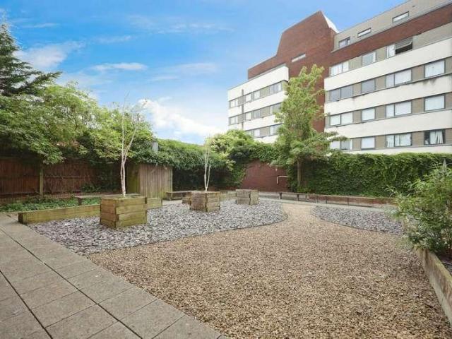 Flat for sale in Hayes, Greater London