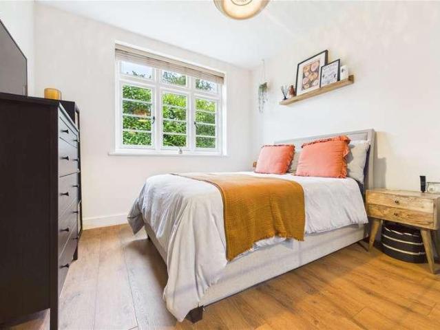 Flat for sale in Sulham, West Berkshire
