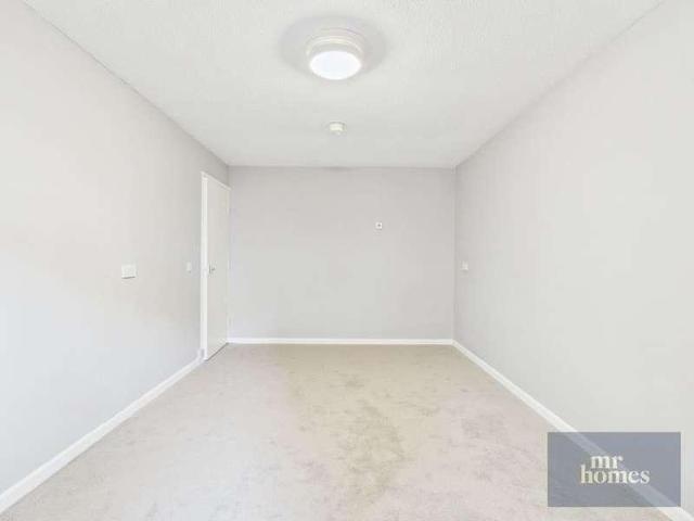 Flat for sale in Plasnewydd, Falcon Lodge
