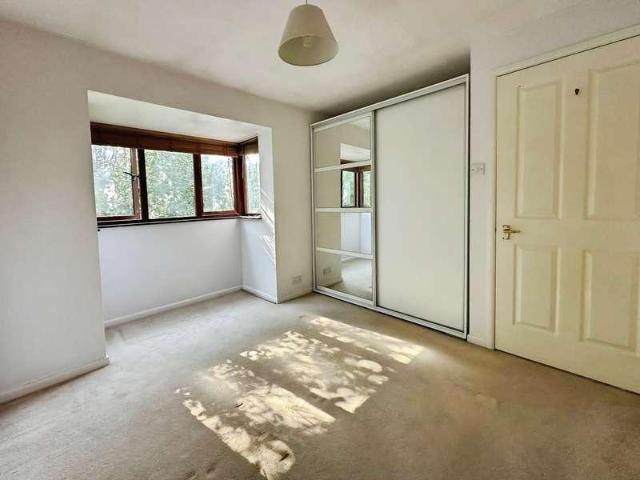 Flat for sale in Hart, Hampshire