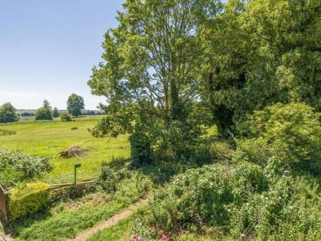 Flat for sale in Evershot, Oxfordshire