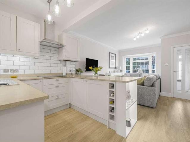 Flat for sale in New Town, Eton