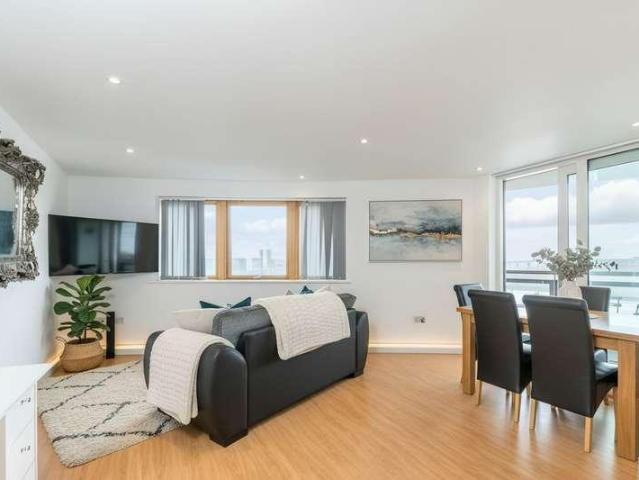 Flat for sale in The Odyssey, Isle Of Dogs
