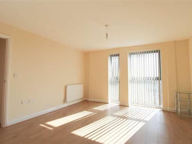Flat for sale in London Borough of Croydon, Greater London