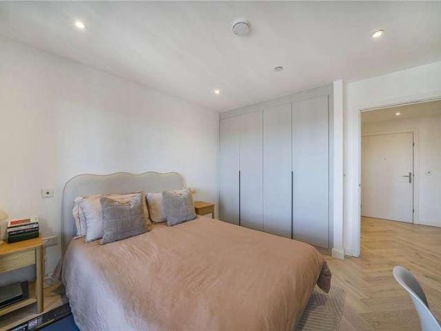 Flat for sale in Rufus Business Centre, Greater London