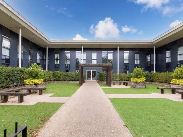 Flat for sale in Windsor, North Town