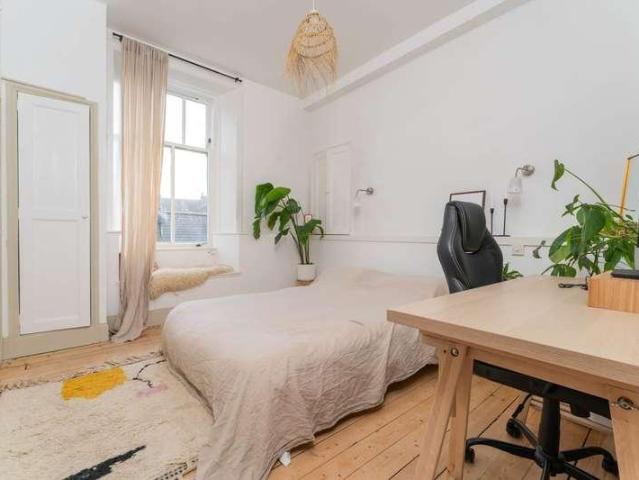 Flat for sale in Kilmacolm, Scotland