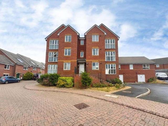 Flat for sale in East Cowes, Isle Of Wight