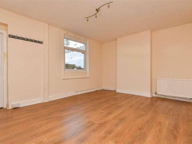 Flat for sale in Cliftonville West, Acol
